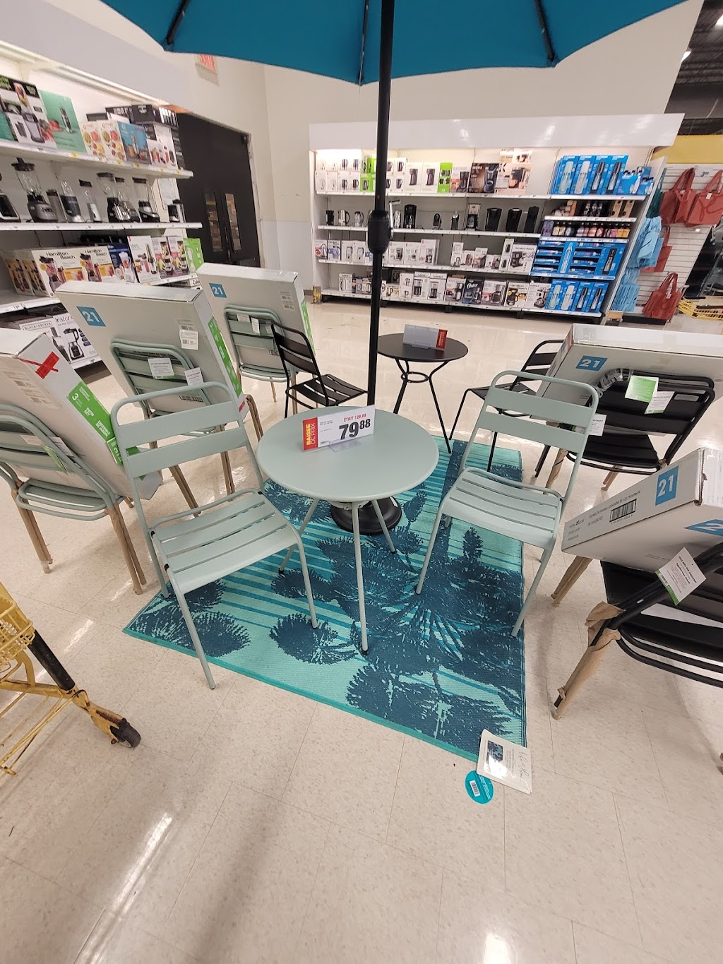 Maxi Laval Laurentides | 2090 Boulevard des Laurentides, Laval, QC H7M 2Y6, Canada | Phone: (450) 663-3999