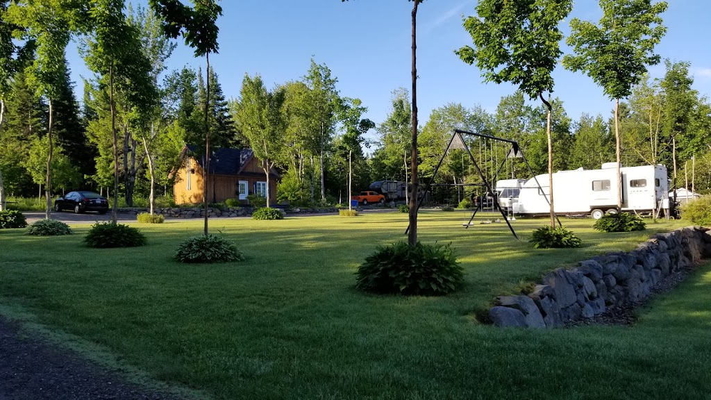 Camping La Jolie Rochelle | 221 La Petite-3e, Saint-Raphaël, QC G0R 4C0, Canada | Phone: (418) 243-1320