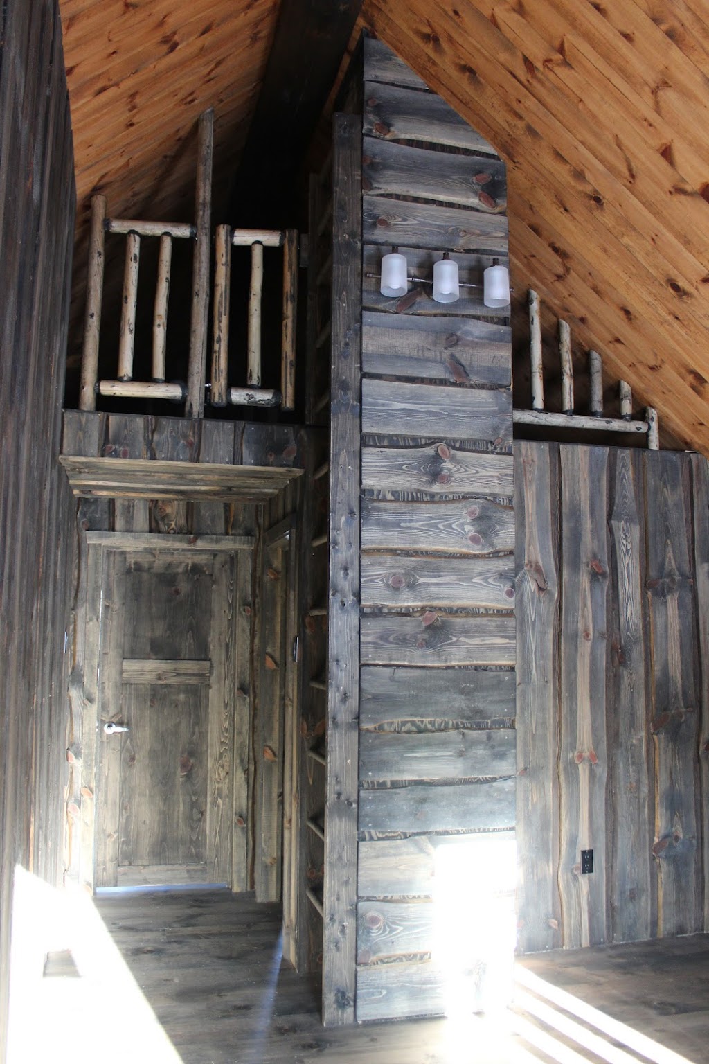 Construction de Chalets bois rond Paul Imhof | 930 Rue Principale, Saint-Stanislas-de-Champlain, QC G0X 3E0, Canada | Phone: (819) 383-1897