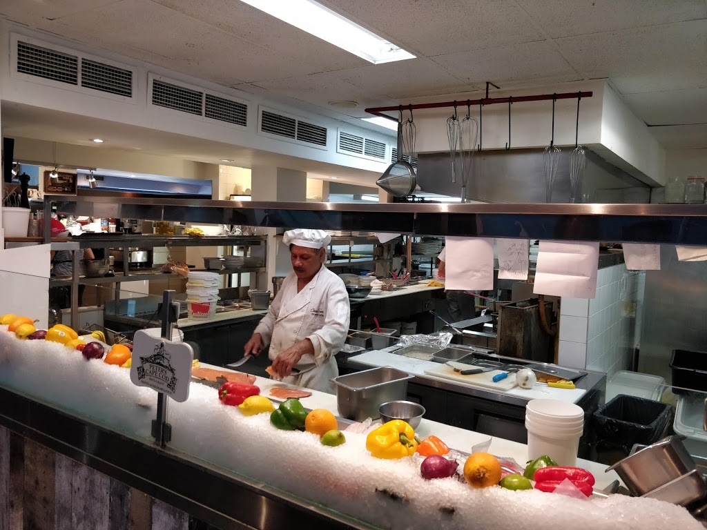 Restaurant Cape Cod | 160 Rue Sainte-Anne, Sainte-Anne-de-Bellevue, QC H9X 1M6, Canada | Phone: (514) 457-0081