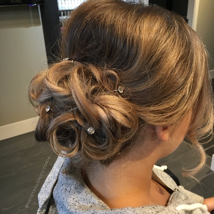 Twist Salon | 1325 Bear Mountain Pkwy, Victoria, BC V9B 6T8, Canada | Phone: (250) 590-3790