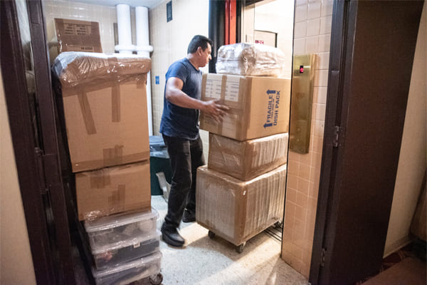 VC Movers | 135 Lynnview Rd SE Unit 1309, Calgary, AB T2C 2G6, Canada | Phone: (587) 966-1551