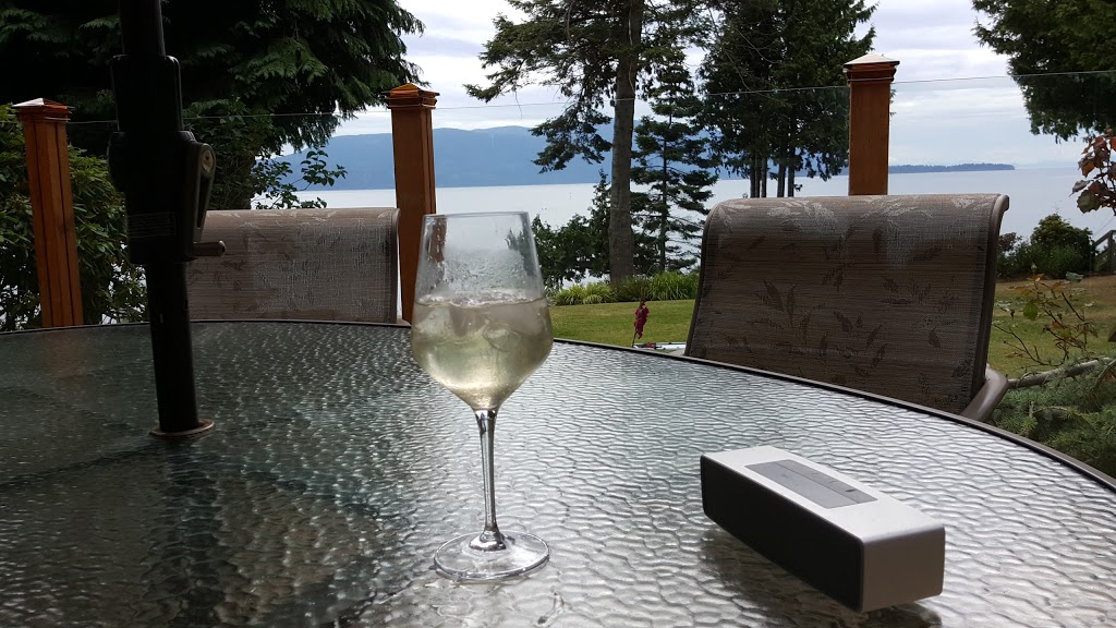 Lummi Island Beach Haven | 1567 S Nugent Rd, Lummi Island, WA 98262, USA | Phone: (360) 920-3387
