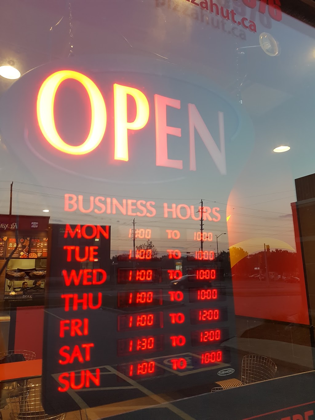 Pizza Hut | 5014 New St, Burlington, ON L7L 1V1, Canada | Phone: (905) 634-3976