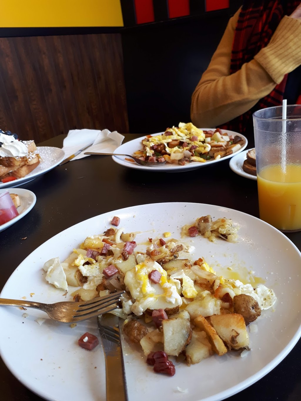 Stacked Pancake & Breakfast House Wasaga Beach | 1890 Mosley St #5, Wasaga Beach, ON L9Z 1Z4, Canada | Phone: (705) 429-5555