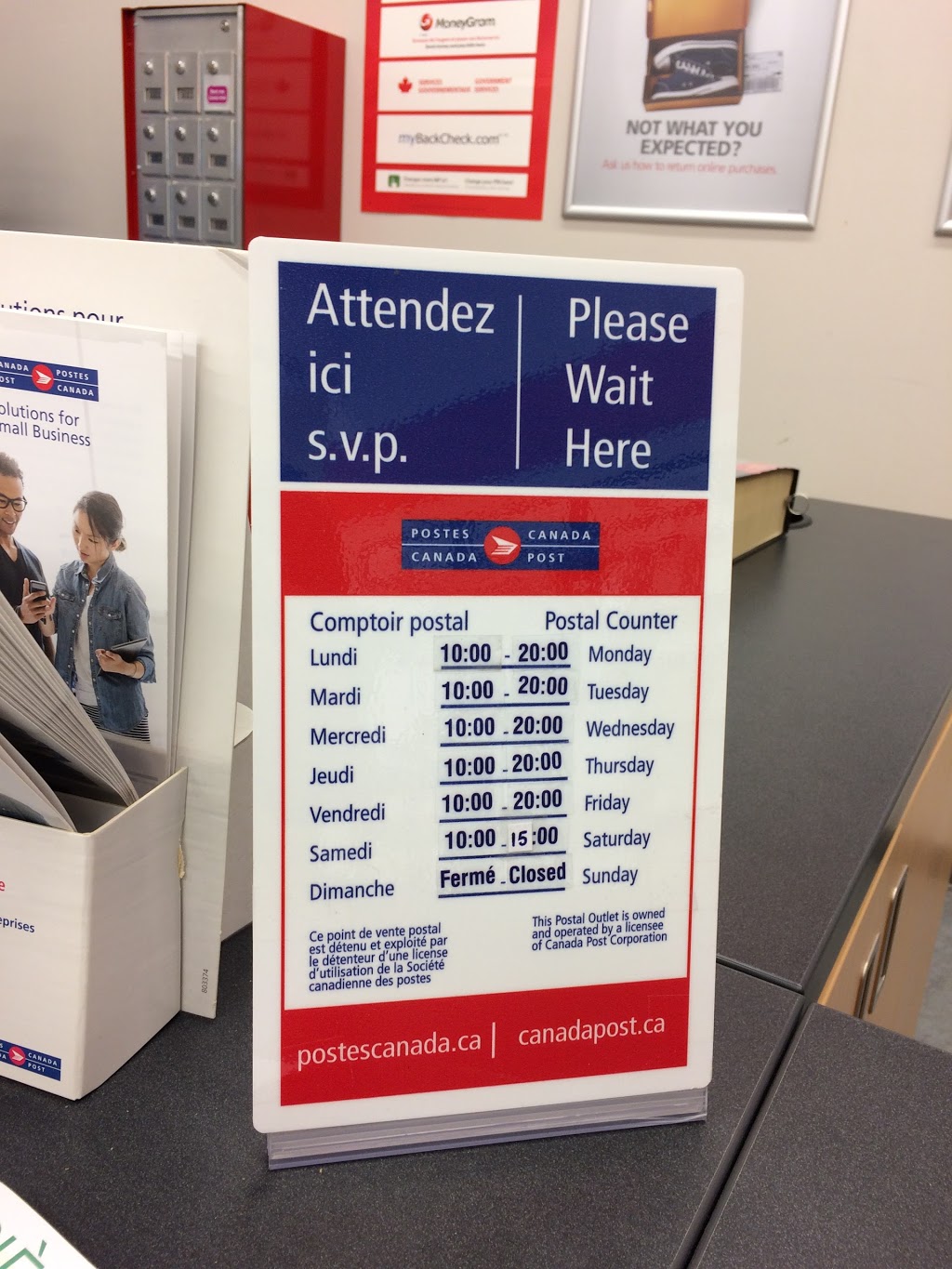 Poste Canada | post office | 21 Boulevard Georges Gagné, Delson, QC J5B 2A0, Canada