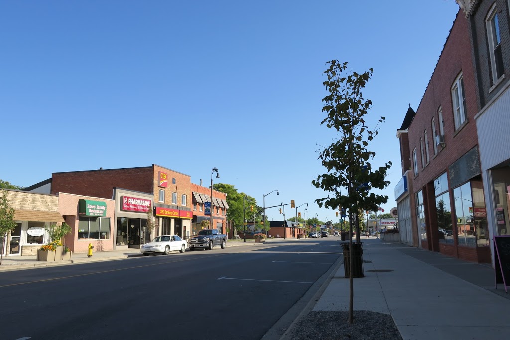 Roses Family Restaurant | 10 Queen St N, Tilbury, ON N0P 2L0, Canada | Phone: (519) 682-3120