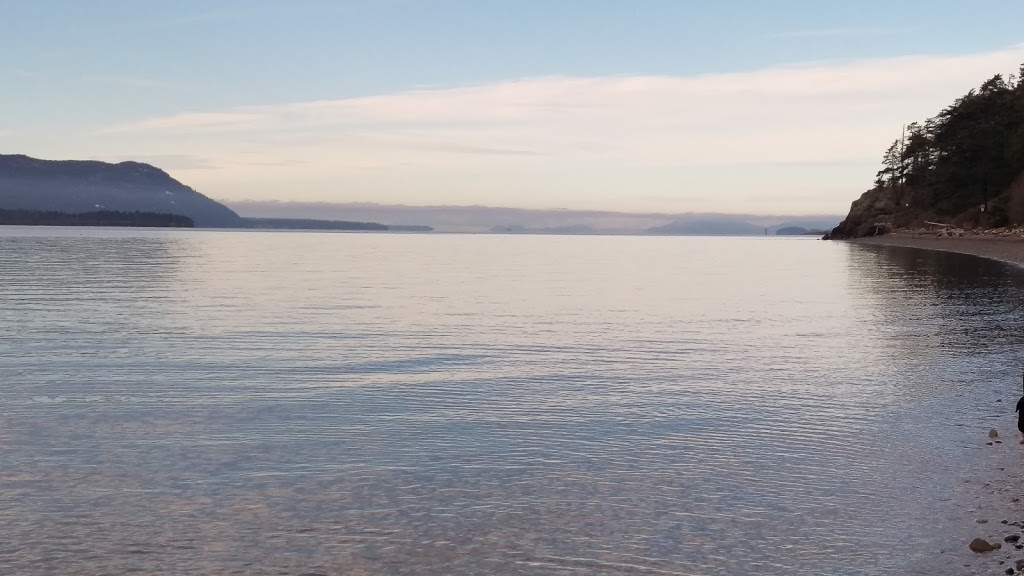 Lummi Island Oceanfront Home | 3873 Legoe Bay Rd, Lummi Island, WA 98262, USA | Phone: (360) 758-7112