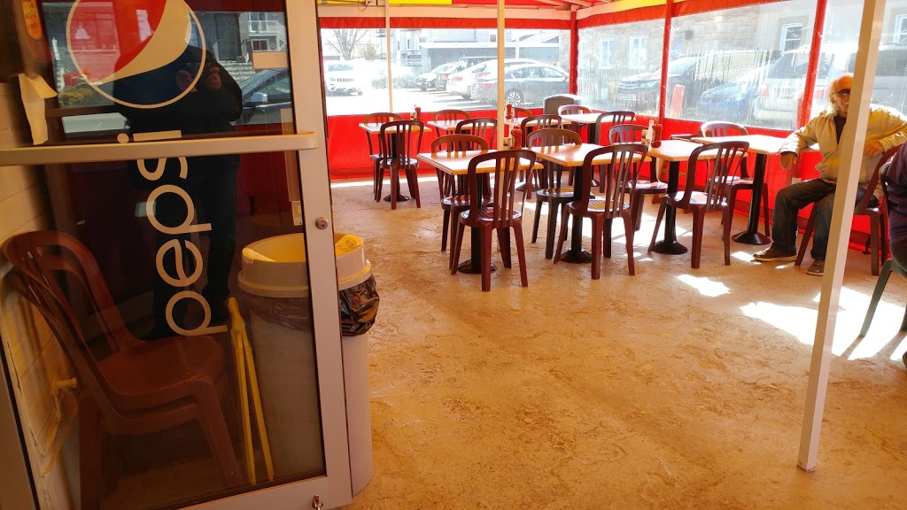 Chez Lou Patate | 374 Rue Main, Gatineau, QC J8P 5K7, Canada | Phone: (819) 643-2100