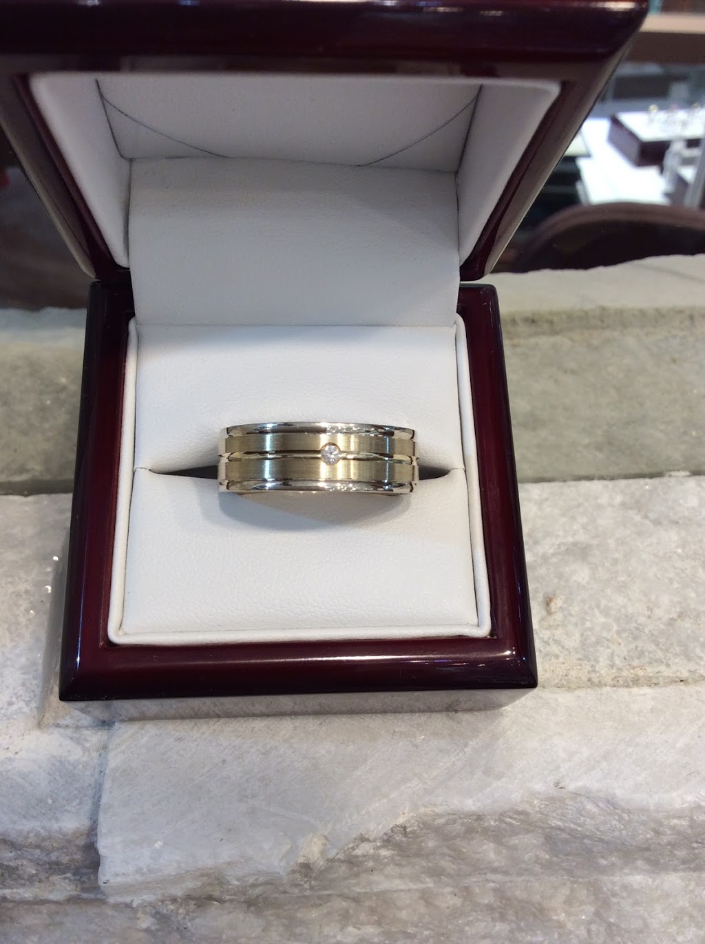 Precious Moment Jewellery | 2225 Erin Mills Pkwy, Mississauga, ON L5K 1T9, Canada | Phone: (905) 916-5395