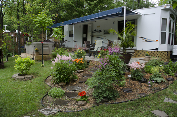 Camping du Domaine de la Rivière aux pommes | 632 QC-365, Neuville, QC G0A 2R0, Canada | Phone: (418) 561-5061