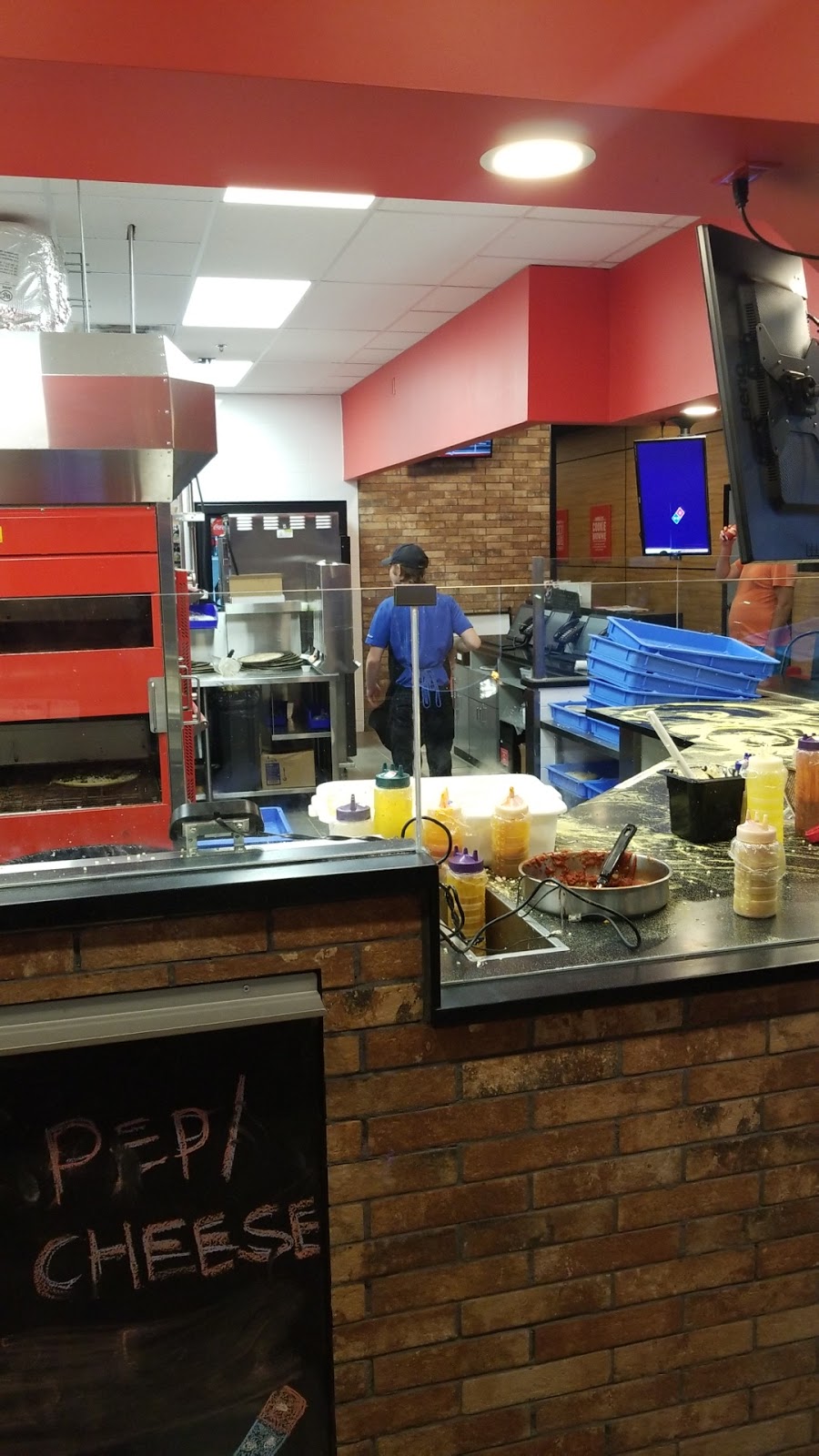 Dominos Kingsbridge | 20 Kingsbridge Garden Cir Unit #1A, Mississauga, ON L5R 3K7, Canada | Phone: (905) 270-3030