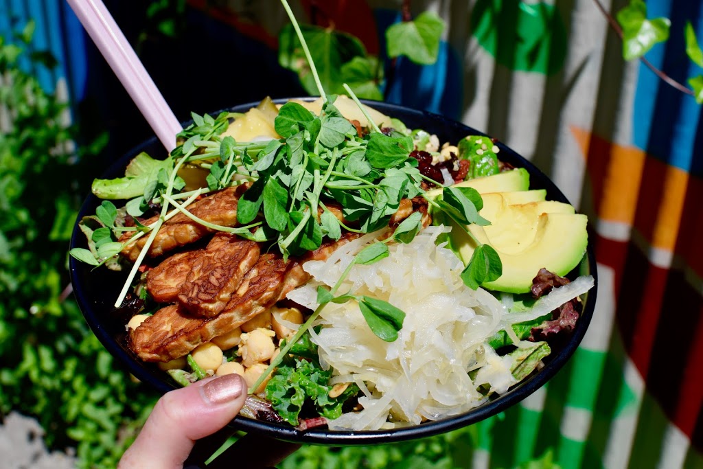 Live Organic Food Bar | 264 Dupont St, Toronto, ON M5R 1V7, Canada | Phone: (416) 515-2002