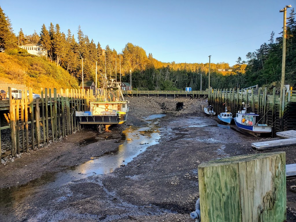 Halls Harbour Lobster Pound | 1157 W Halls Harbour Rd, Centreville, NS B0P 1J0, Canada | Phone: (902) 679-5299