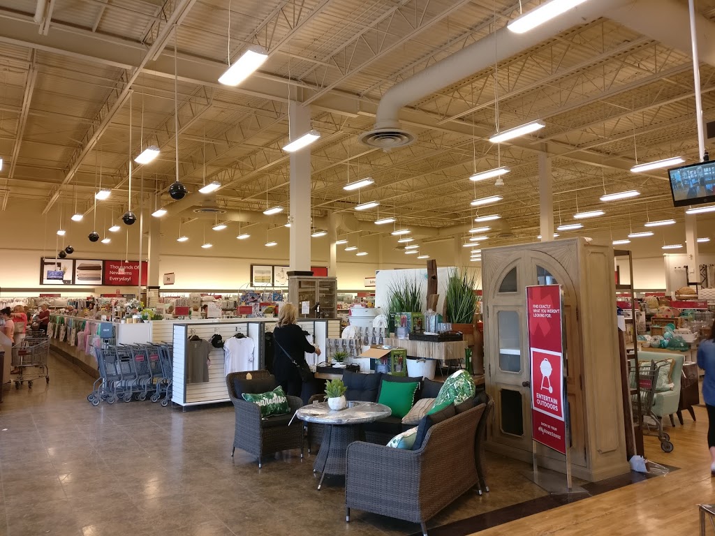 HomeSense | 17940 Yonge St, Newmarket, ON L3Y 8S4, Canada | Phone: (905) 830-4418