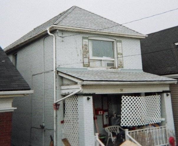 THE RIGHT ROOFING | 31 Minto Ave, Hamilton, ON L8L 6E3, Canada | Phone: (289) 700-5311