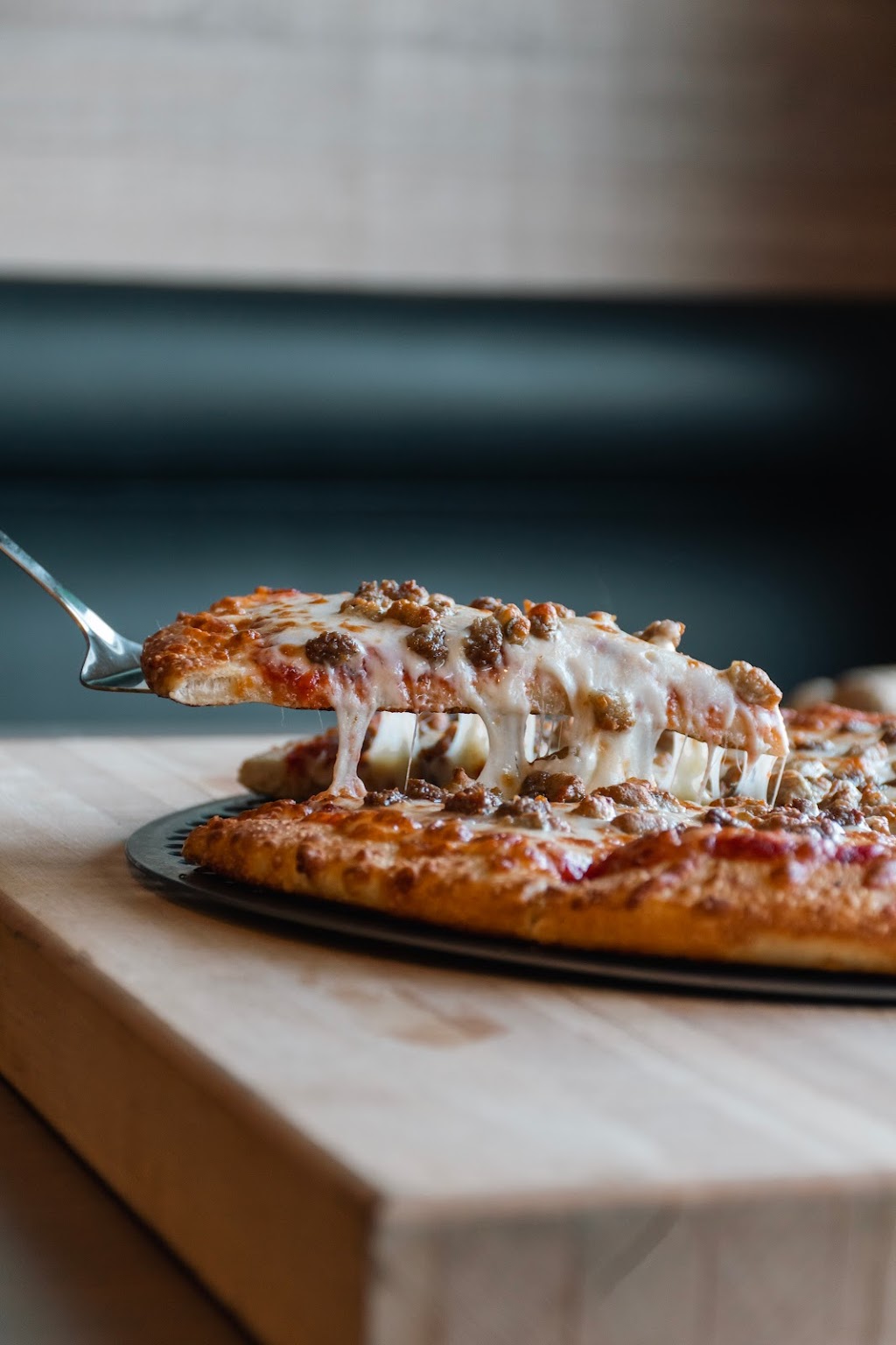 Top in Town Pizza & Wings | 20121 Willowbrook Dr, Langley, BC V2Y 0L3, Canada | Phone: (604) 427-3435