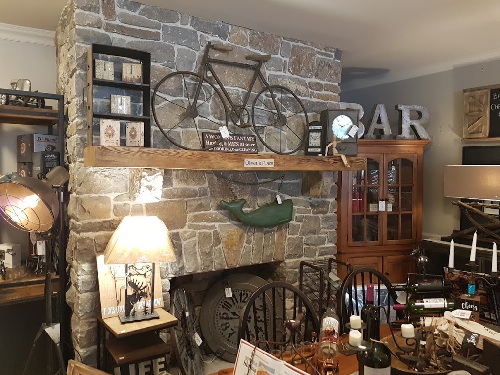 Zack and Finnigan At Home | 118 St Lawrence St, Merrickville, ON K0G 1N0, Canada | Phone: (613) 269-2262
