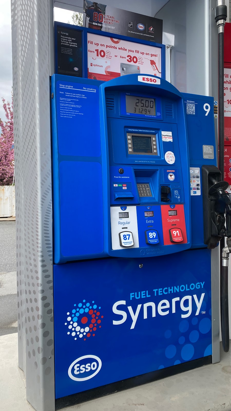 Esso | 1175 4th Ave, Hope, BC V0X 1L0, Canada | Phone: (604) 860-4422