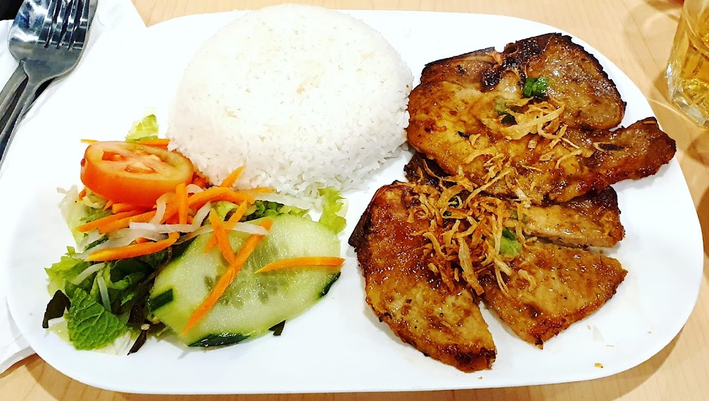 Viet Mama Cafe | 5118 Victoria Dr, Vancouver, BC V5P 3V2, Canada | Phone: (778) 988-9257