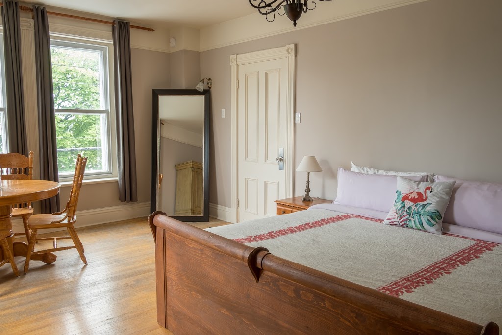 Auberge de la Visitation | 6104 Rue Saint-Georges, Lévis, QC G6V 4J8, Canada | Phone: (418) 805-3059