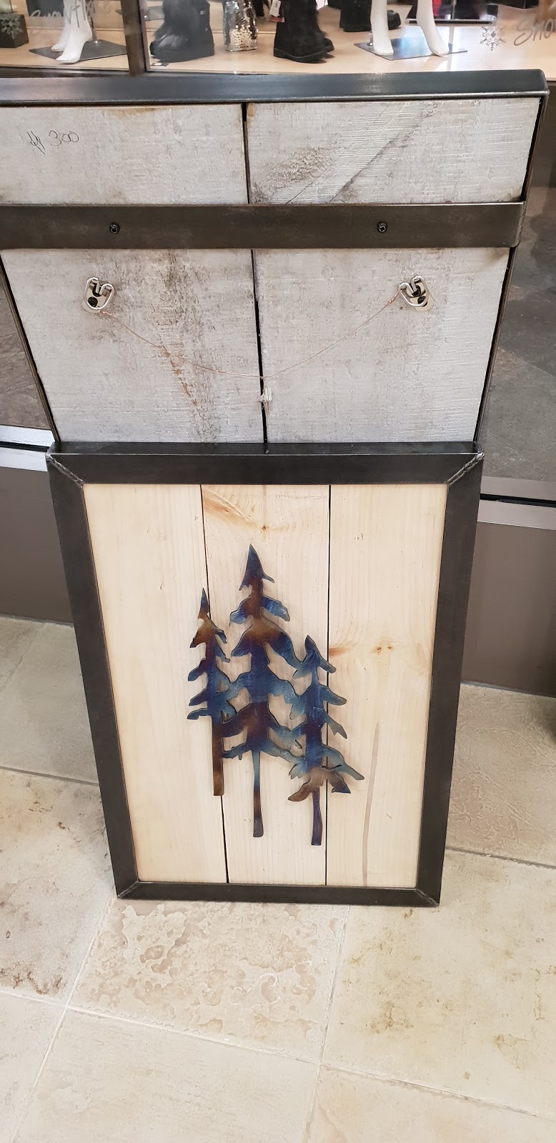 RED LEAF GIFT | 4599 Chateau Blvd #103, Whistler, BC V8E 0Z5, Canada | Phone: (604) 938-2015