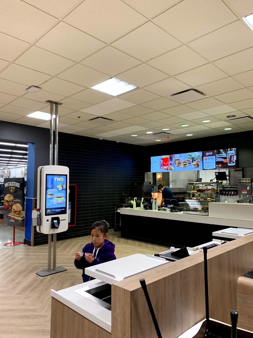 McDonalds | 335 Farmers Market Rd, Waterloo, ON N2V 0A4, Canada | Phone: (519) 885-1402