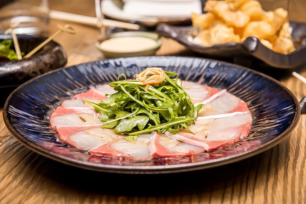 Muni Robata | 30 St Patrick St, Toronto, ON M5T 3A3, Canada | Phone: (416) 340-0472
