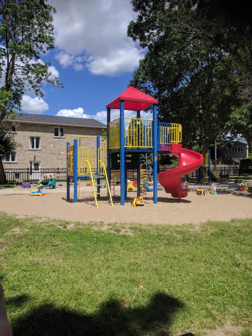 Gledhill Park | 125 Gledhill Ave, Toronto, ON M4C 5K7, Canada | Phone: (416) 392-2489