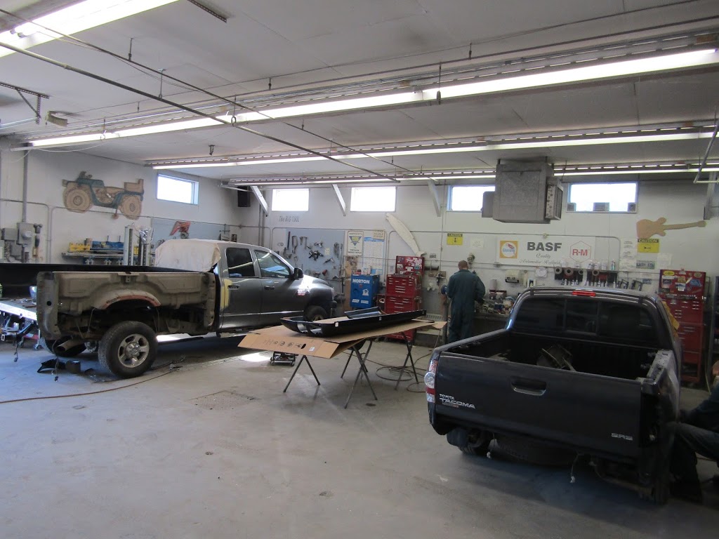 Monashee Auto Body Ltd | 4610 34th St, Vernon, BC V1T 5Y9, Canada | Phone: (250) 542-3124