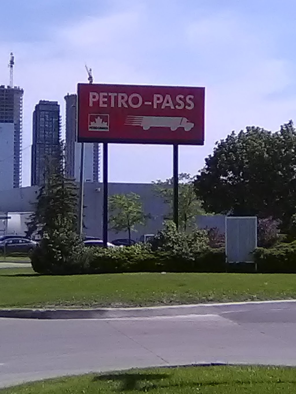 Petro-Pass Truck Stop | 120 MacIntosh Blvd, Concord, ON L4K 4P3, Canada | Phone: (905) 761-2850