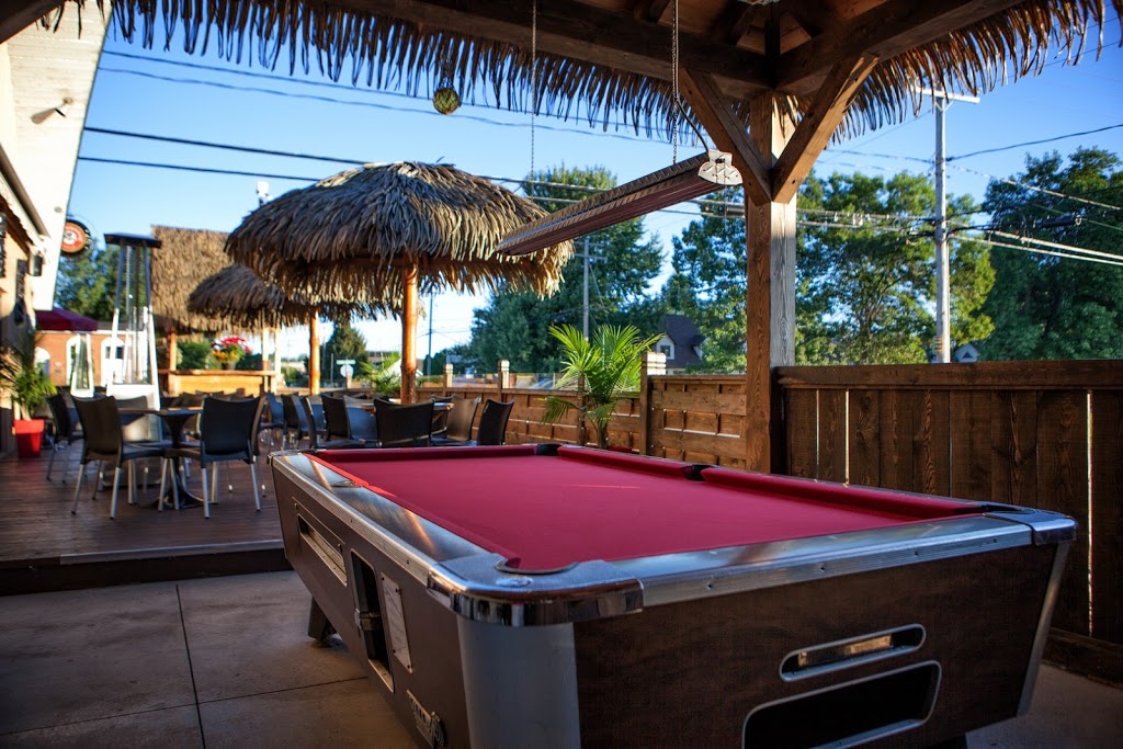 Hotel-Motel Coconut | 7531 Rue Notre Dame O, Trois-Rivières, QC G9B 1L7, Canada | Phone: (819) 377-3221