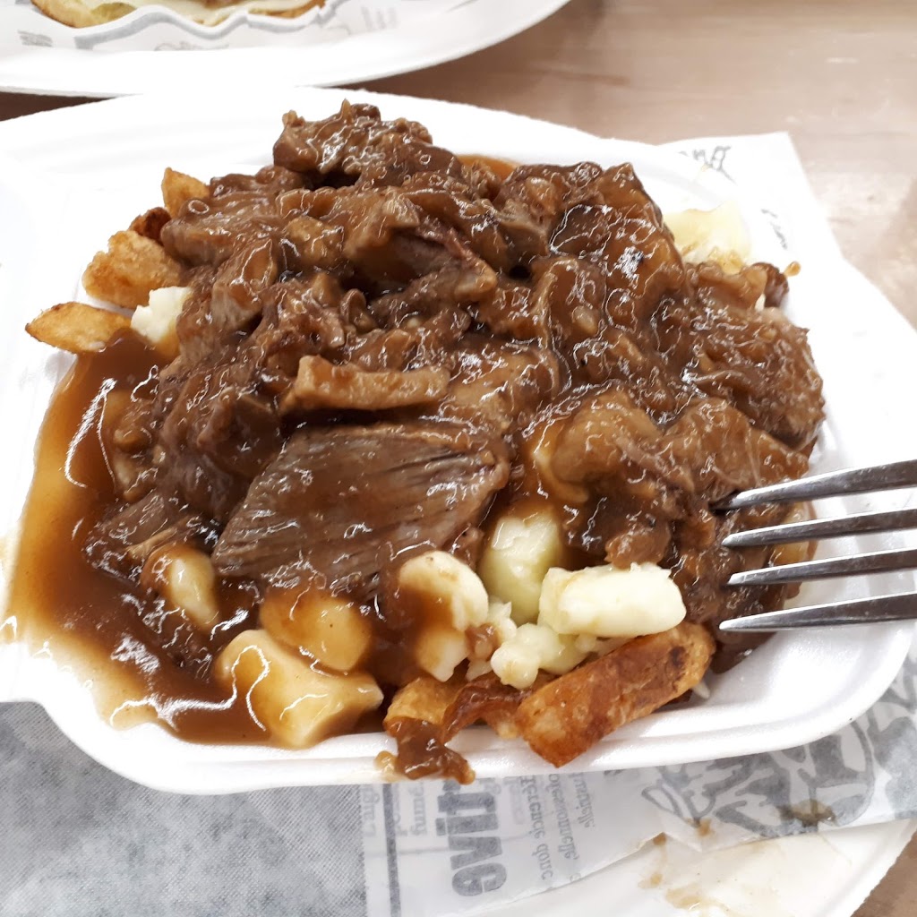 QDC Burger | Aéroport international Pierre-Elliott-Trudeau de Montréal, Dorval, QC H4Y 0A2, Canada