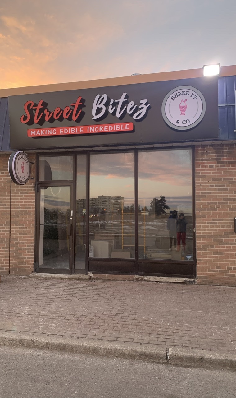 Street Bitez | 168 Kennedy Rd S, Brampton, ON L6W 3G6, Canada | Phone: (905) 457-0663