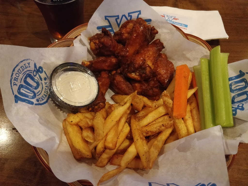 Wild Wing | restaurant | 9580 Yonge St, Richmond Hill, ON L4C 1V6, Canada | 9052376940 OR +1 905-237-6940