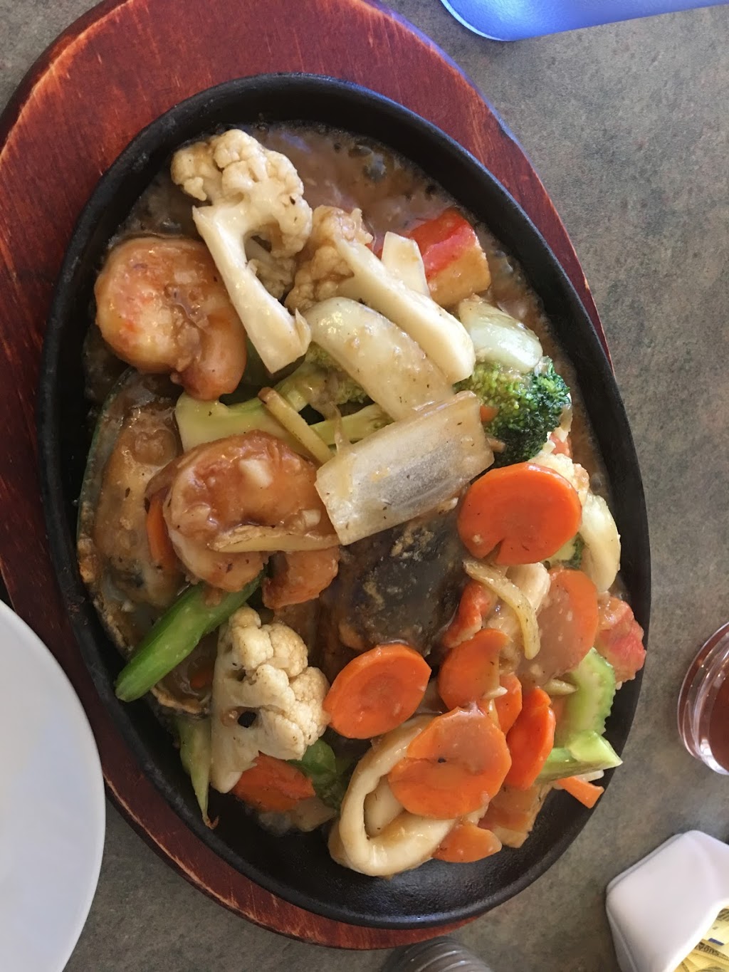Buns House Restaurant | 3027a, Millar Ave, Saskatoon, SK S7K 6G5, Canada | Phone: (306) 974-7988
