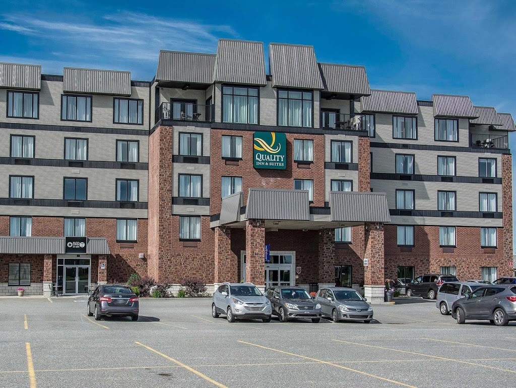 Quality Inn & Suites | 1 Boulevard Arthabaska Est, Victoriaville, QC G6T 0S4, Canada | Phone: (819) 330-8888