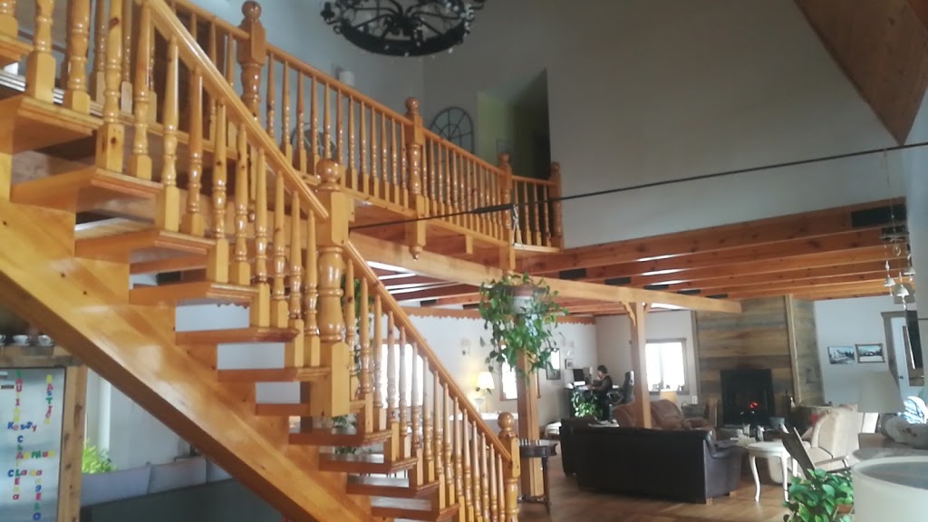 Helico maison de Charlena | Canada, 475 Chemin Beaupré, Val-des-Lacs, QC J0T 2P0, Canada | Phone: (819) 321-0688