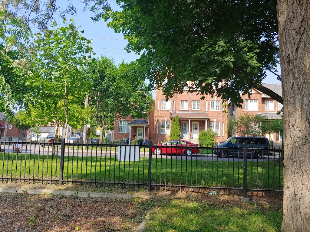 Wadsworth Park | 120 Connolly St, Toronto, ON M6N 1E7, Canada | Phone: (416) 338-4386