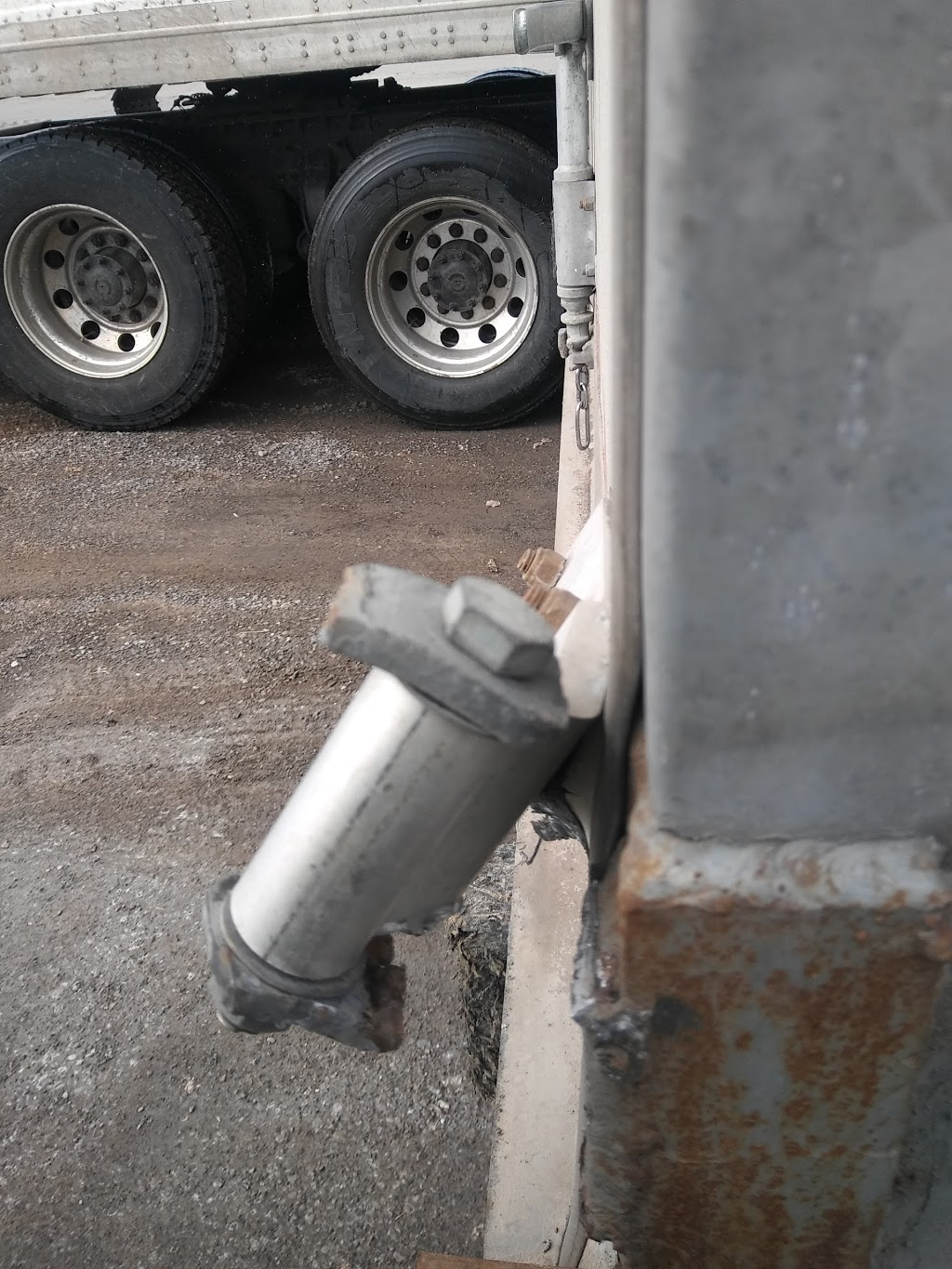 Empire Truck & Trailer Services | 1120 Military Rd, Buffalo, NY 14217, USA | Phone: (716) 875-4980