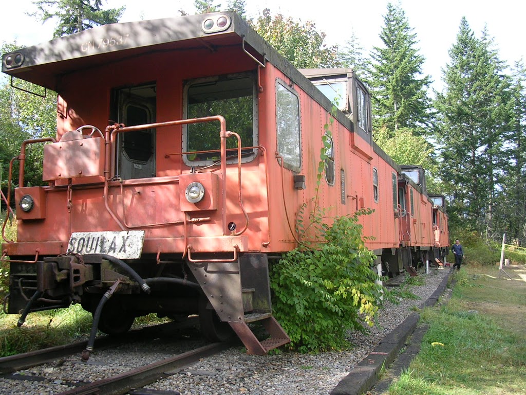 HI-Shuswap Lake, Squilax General Store and Hostel | 229 Trans-Canada Hwy, Chase, BC V0E 1M1, Canada | Phone: (250) 675-2977