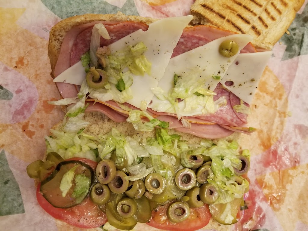 Subway | 369 Mountainview Rd S, Georgetown, ON L7G 5X3, Canada | Phone: (905) 873-7825