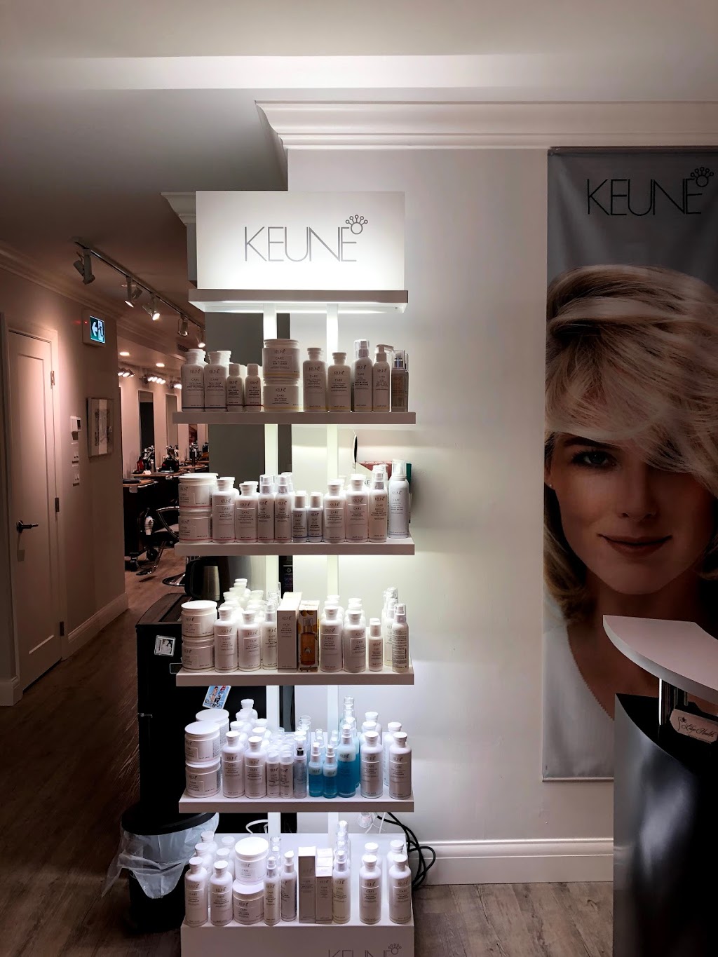 Bombshell Beauty Bar | 1550 Foster St, White Rock, BC V4B 3E5, Canada | Phone: (604) 385-4247