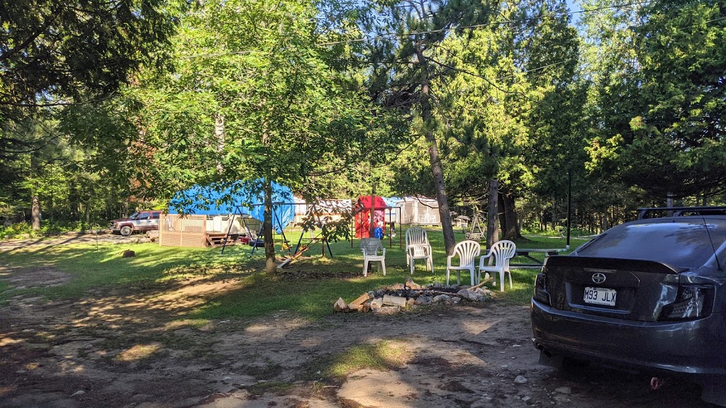Chalets Bon Repos | 17 Chemin Adrien, Lac-du-Cerf, QC J0W 1S1, Canada | Phone: (819) 597-2303