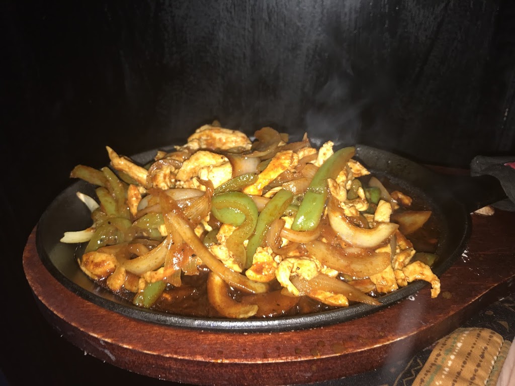 Mom’s Bar and Grill | 8874 Bender Rd #101, Lynden, WA 98264, USA | Phone: (360) 392-0397