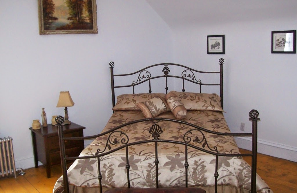 Gîte Le Tournebride | 27 Rue Principale, La Visitation-de-Yamaska, QC J0G 1C0, Canada | Phone: (450) 564-1184