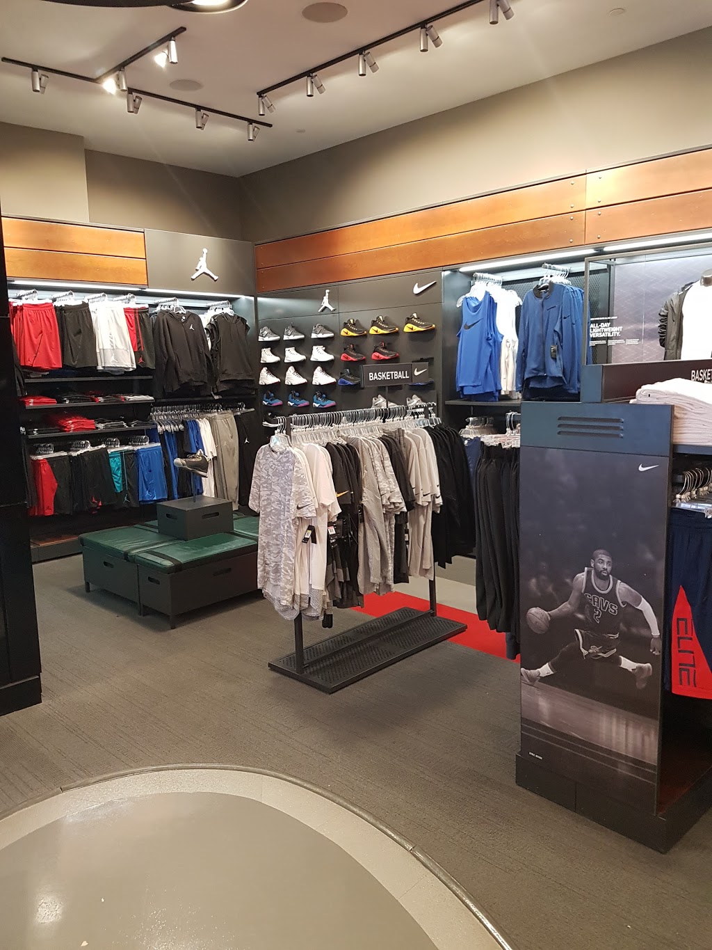 Sport Chek Yorkdale Shopping Centre | bicycle store | 3401 Dufferin St, North York, ON M6A 2T9, Canada | 4167871641 OR +1 416-787-1641