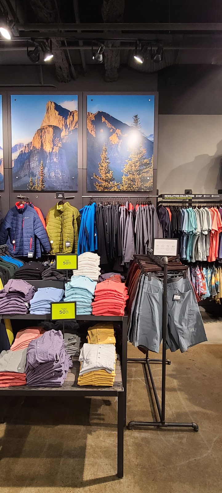Eddie Bauer | 8770 170 St NW, Edmonton, AB T5T 4M2, Canada | Phone: (780) 444-1440