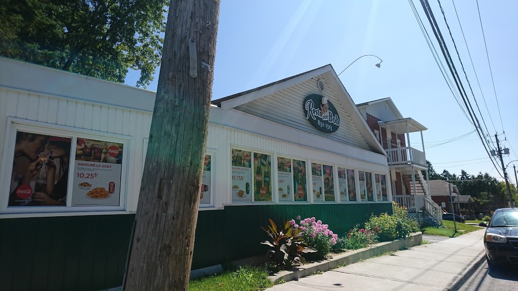 Resto Chez Bob | 168 Rue Angus N, East Angus, QC J0B 1R0, Canada | Phone: (819) 832-1313