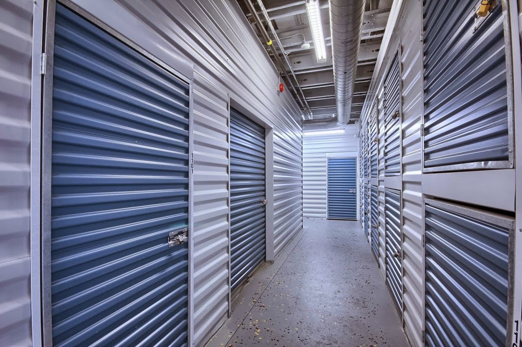 StorageMart | 328 Commissioners Rd W, London, ON N6J 1Y3, Canada | Phone: (519) 474-1242